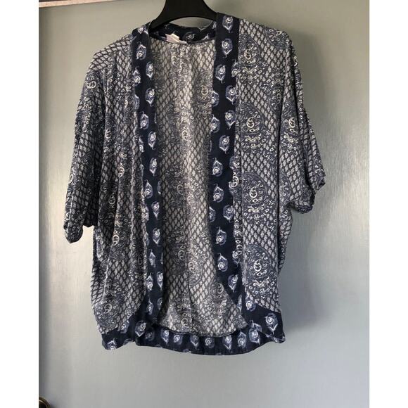 Tanzara Top Size Small Open Front short Sleeve Blue Paisley - Picture 1 of 4
